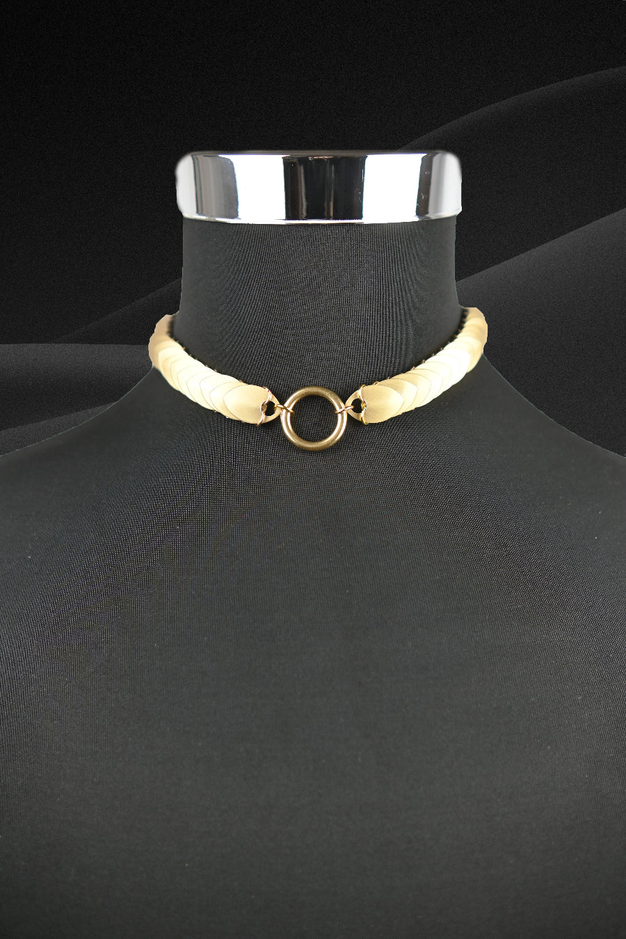Scale-Choker-Gold-Matt