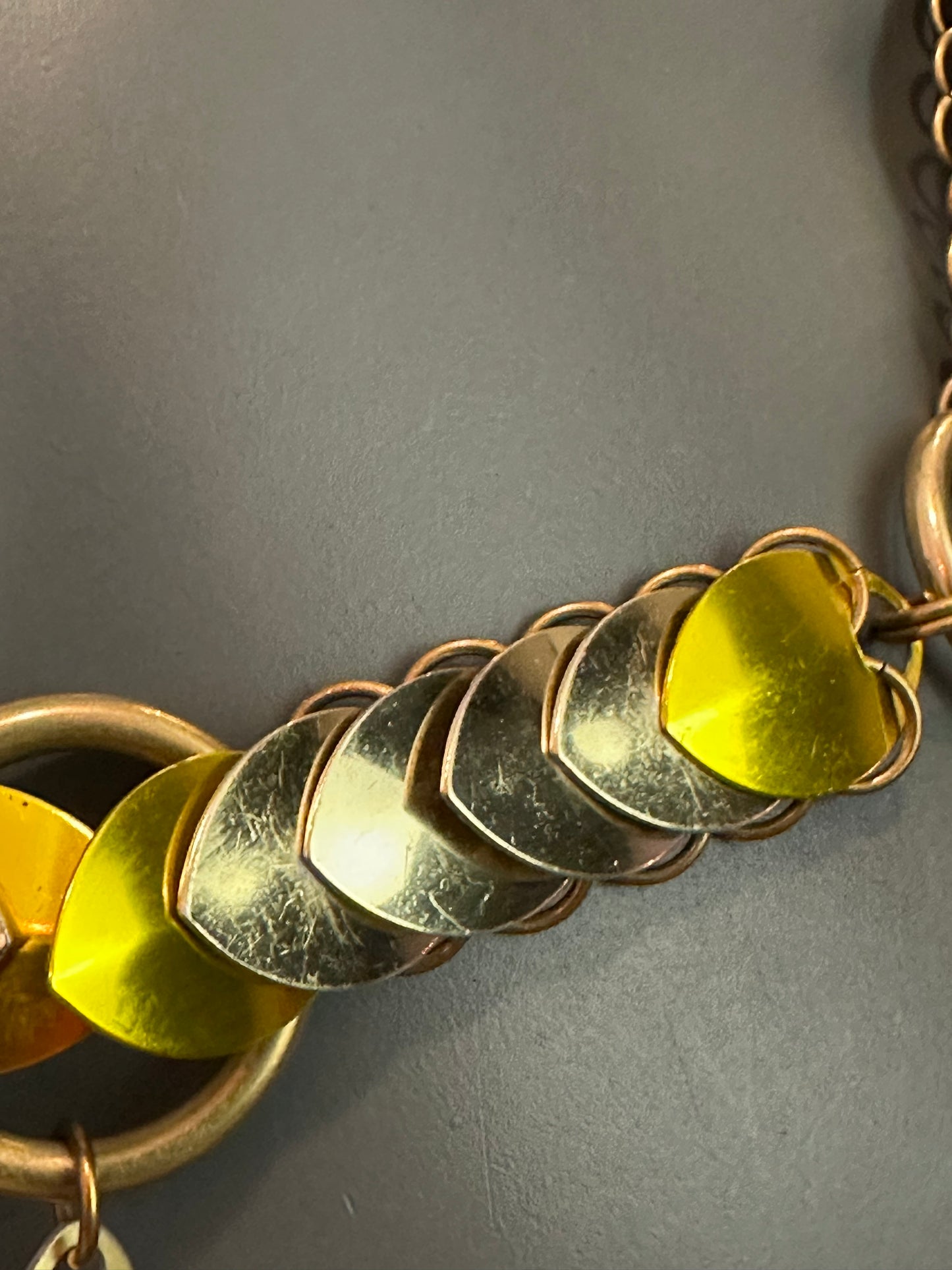 Aphrodite Desire Gold-Gelb