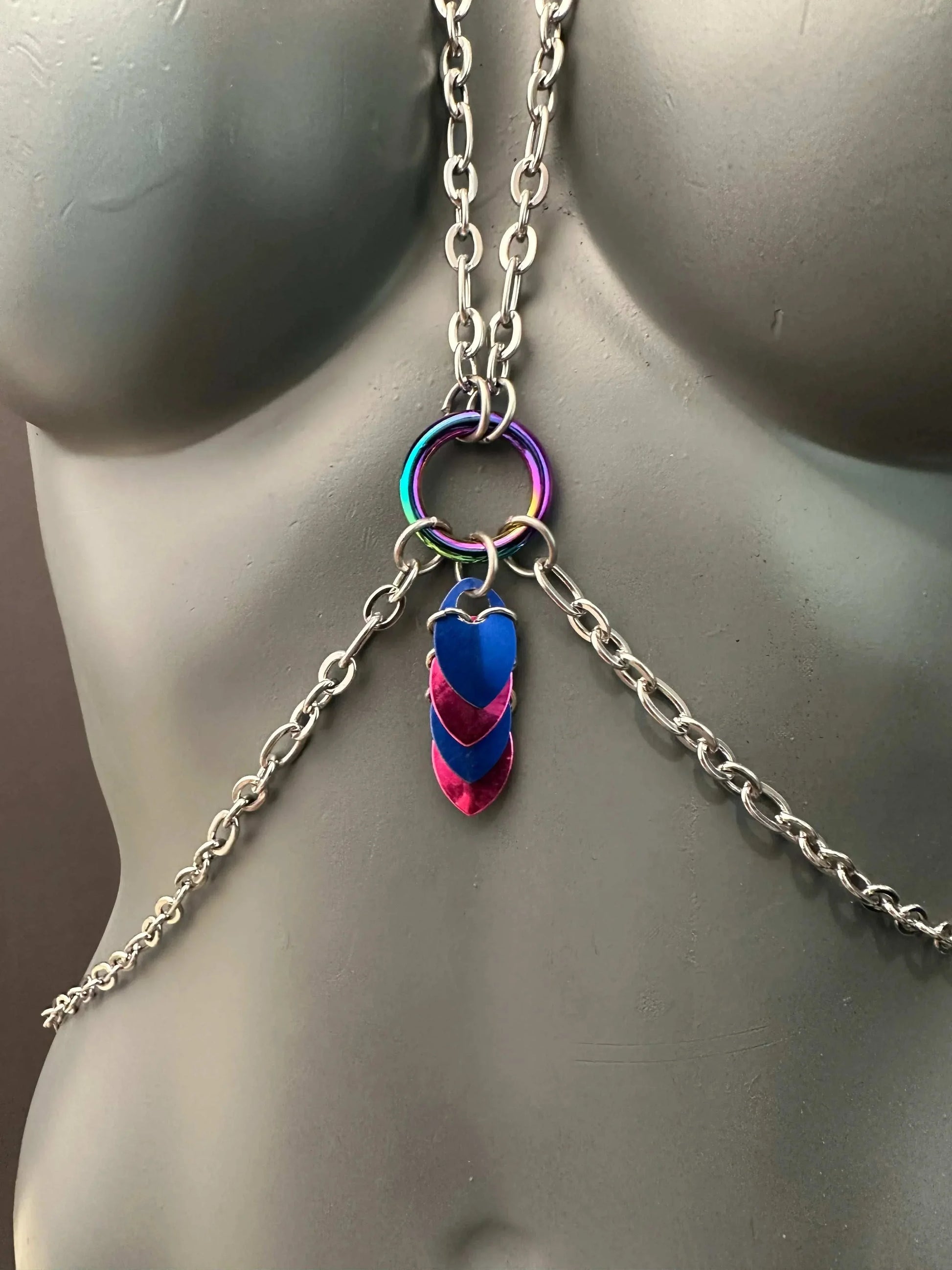 Chain body harness silver with multicolor ring and blue-pink metal hearts, stylish and bold