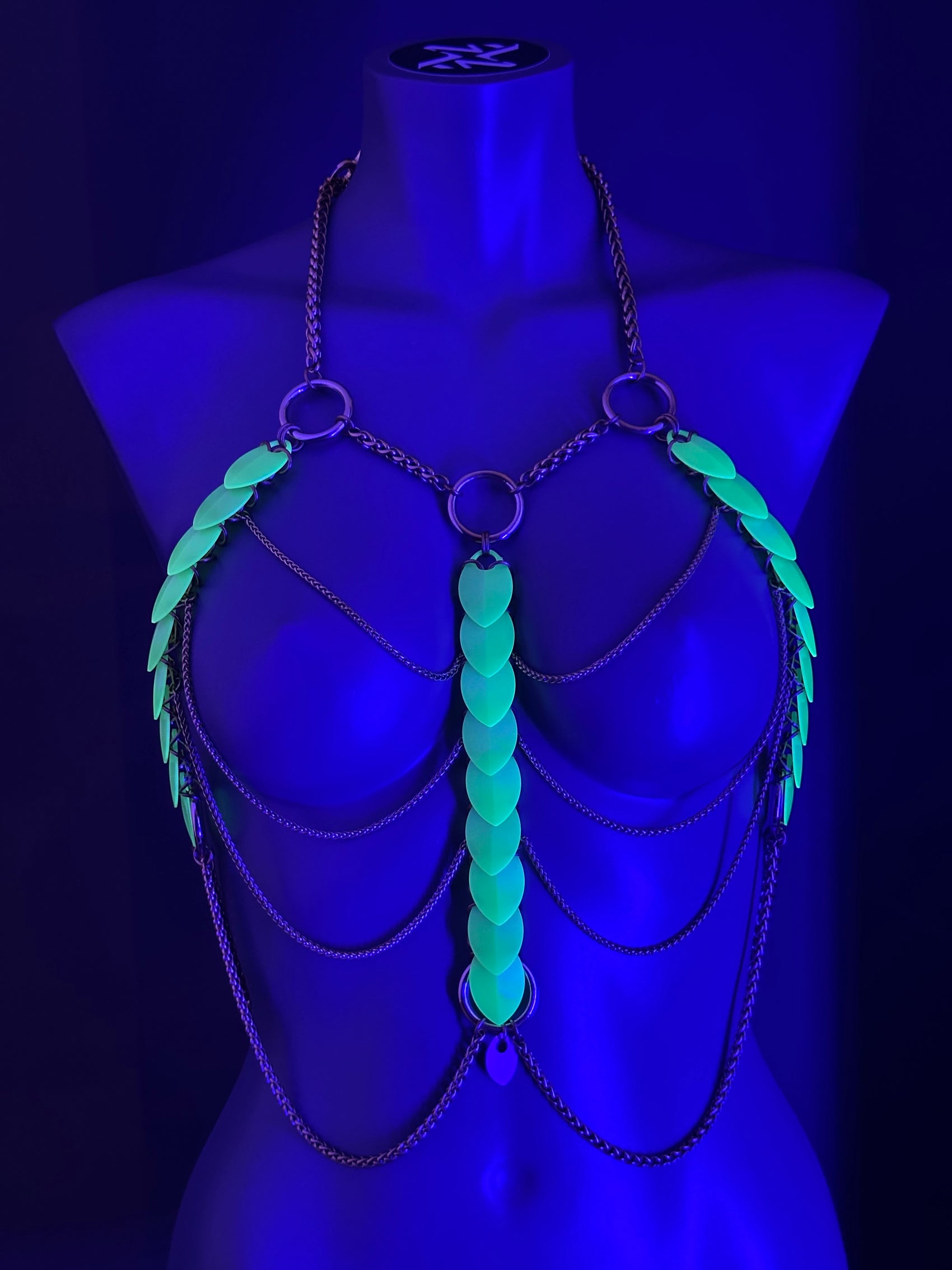 Leuchtet im Dunkeln, APHRODITE FIRE