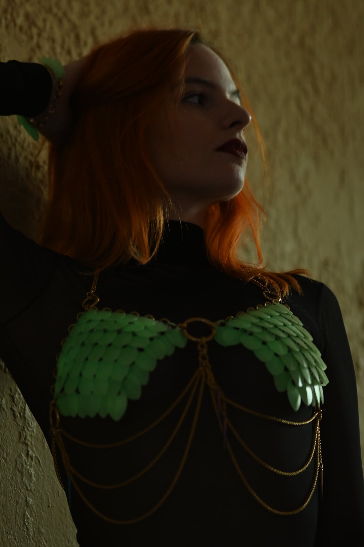 Glow in the dark Body Chain & Schmuck von Lisa Majun