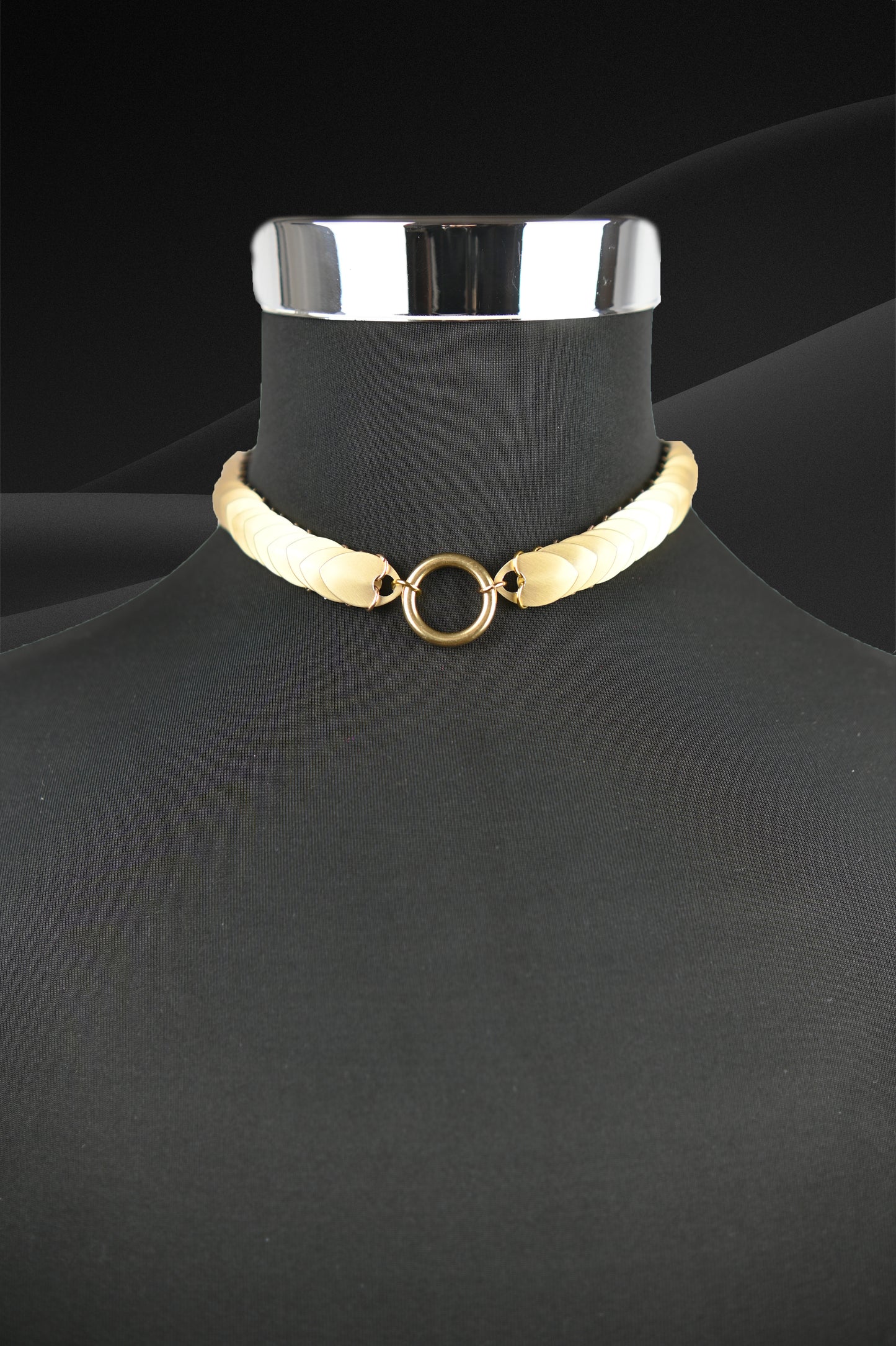 Scale-Choker | Statement Piece, Shiny & Bold