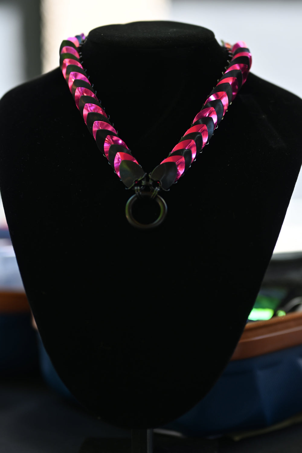 Scale-Choker black red 